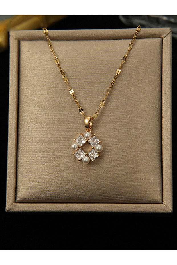 Embellished Faux Pearl Decor Necklace