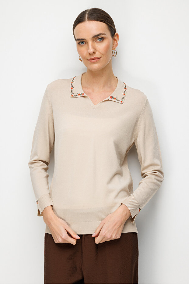 Women's Polo Collar Embroidered Fine Knit Blouse 26361 Beige