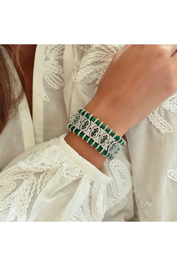Zaya Thread Bracelet
