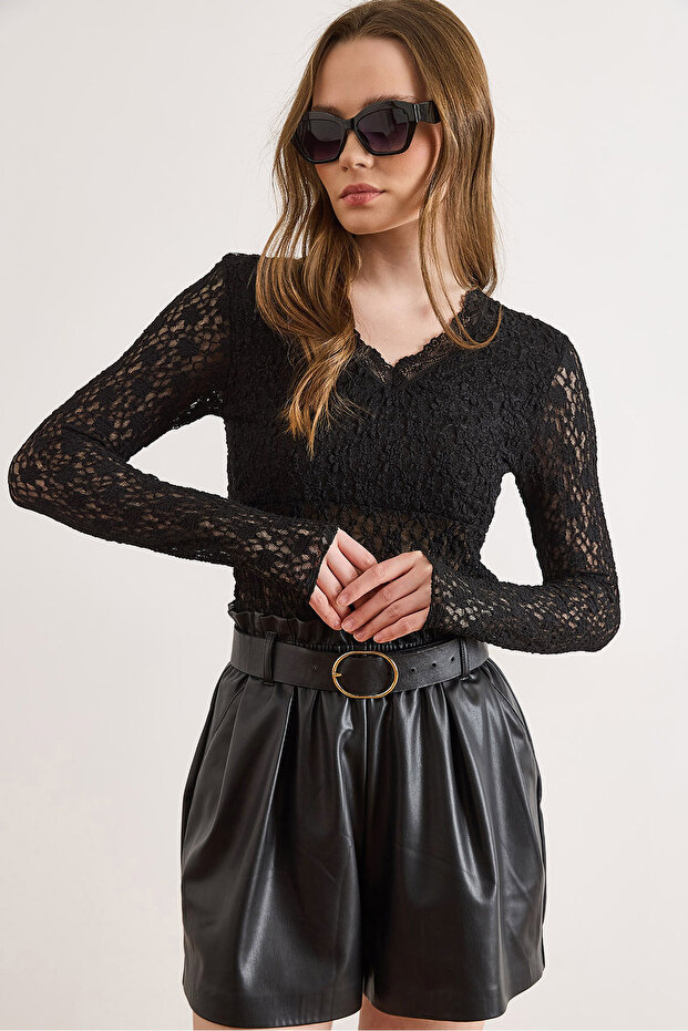 Women's Black V-Neck Front Half Length Lined Lace Blouse Blz-19003270