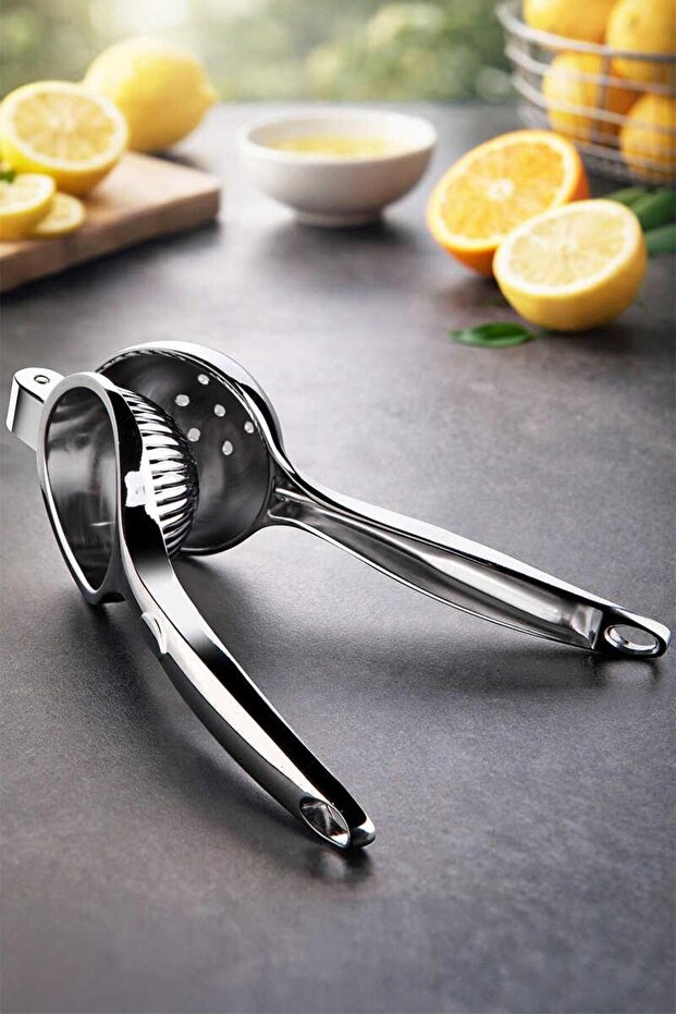 Primanova Lemon Squeezer with Chrome Coating - 1
