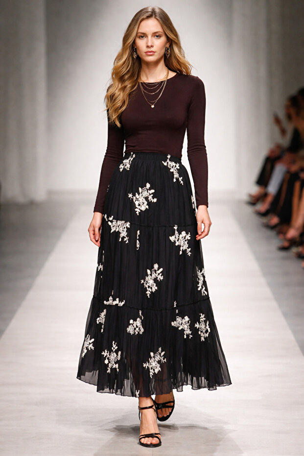 Elastic Waist Lined Three Layers Exquisitely Embroidered Crepe Fabric Chiffon Skirt