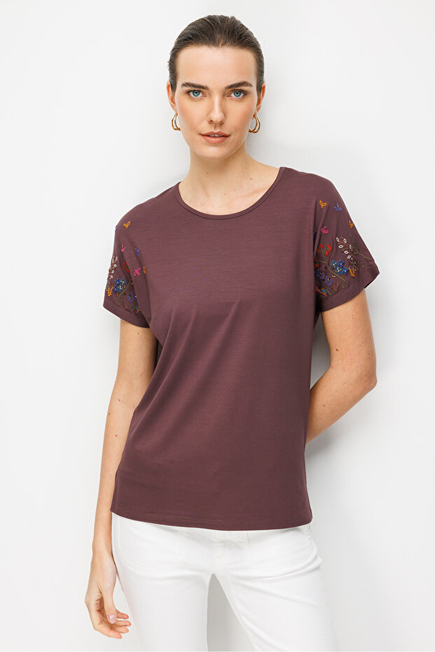 Women's Crew Neck Embroidered Low Sleeve Combed Cotton T-Shirt Coffee