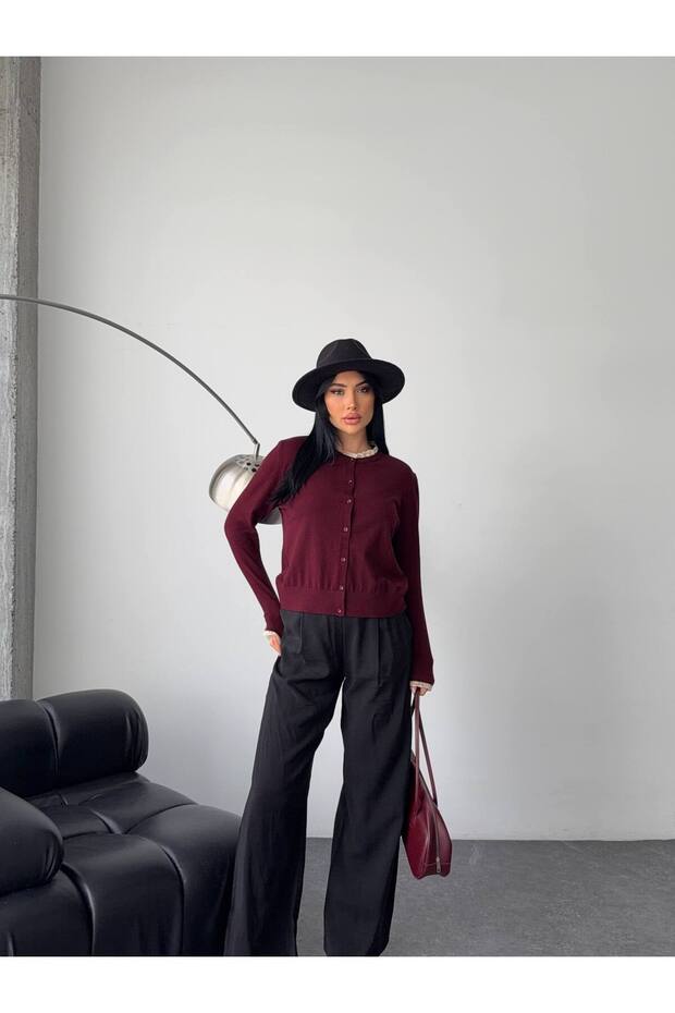 Women's Burgundy Lace Collar Detail Fine Knit Cardigan - Elegant Buttoned Basic Soft Texture m Transitional Cardigan