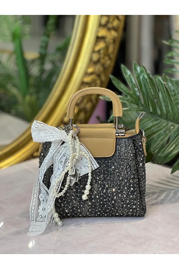 - حقيبة جينز مربعة سوداء مرصع بالأحجار