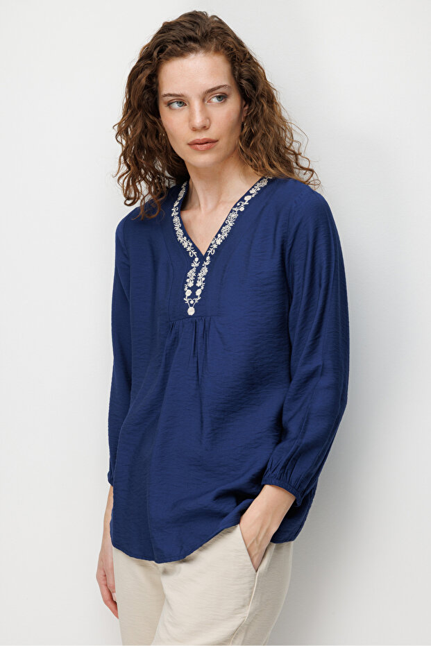Women's V-Neck Ethnic Embroidered Long Sleeve Blouse Navy Blue