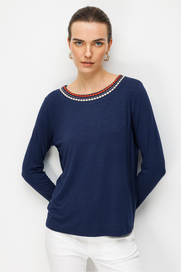 Women's Round Neck Two-Color Embroidered Stone-Embellished Combed Cotton Blouse Navy Blue
