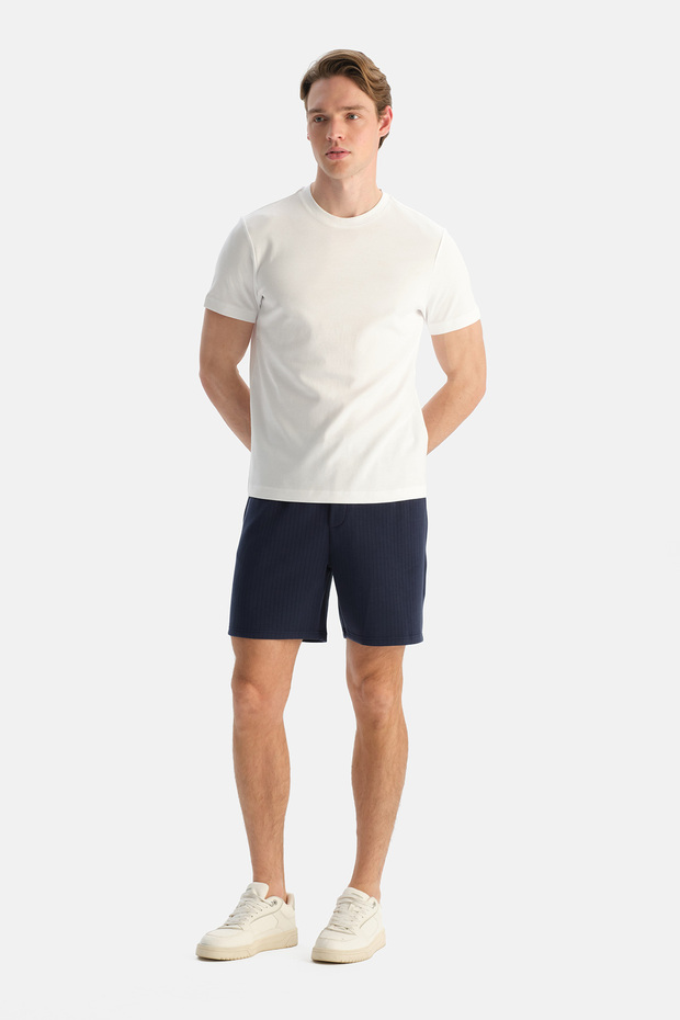 Beyaz Bisiklet Yaka Pamuklu Basic Tişört - 4