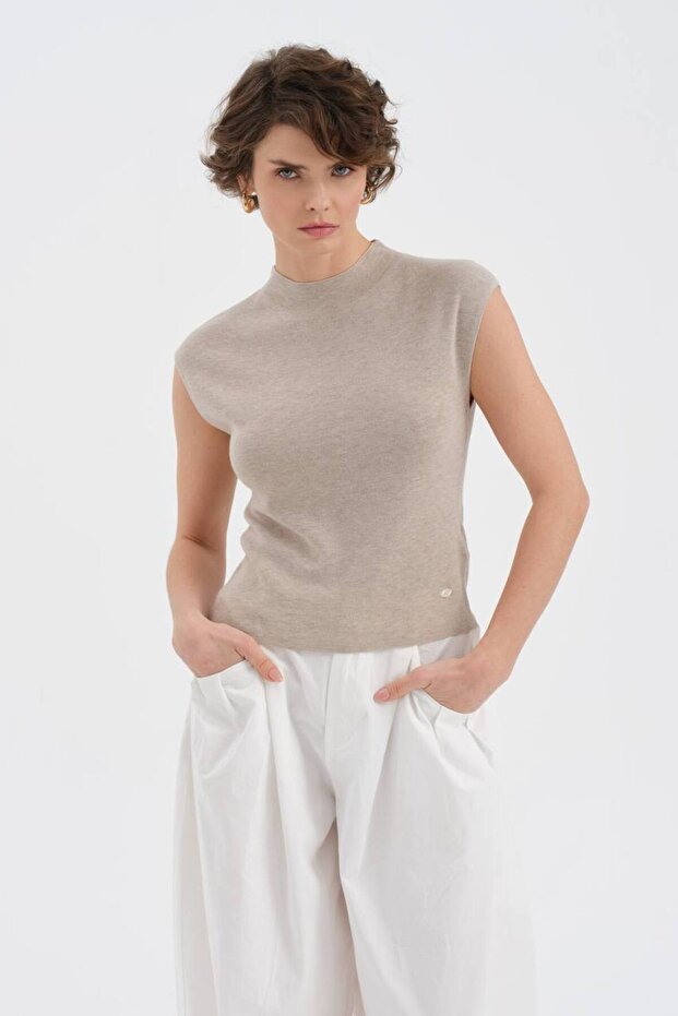 Women's Knitwear High Neck Sleeveless Design Blouse
