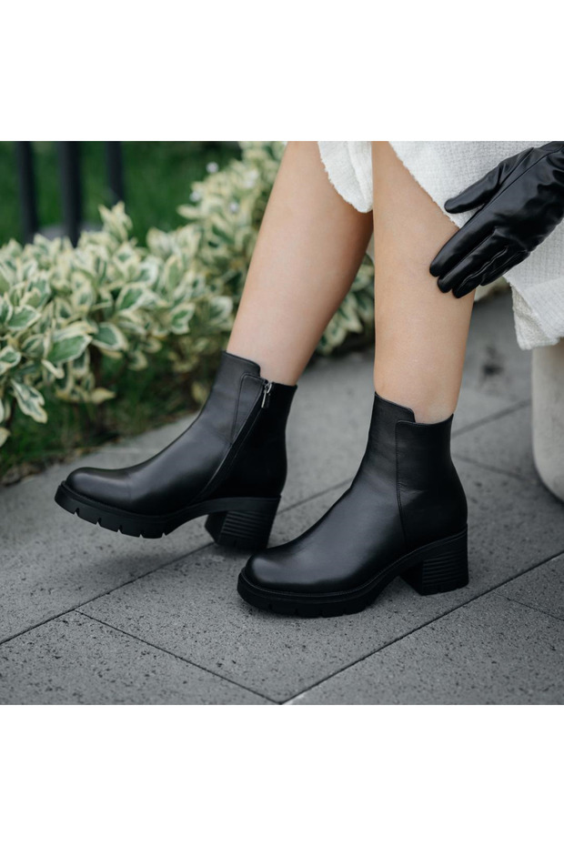 Black Leather Women's Heeled Boots