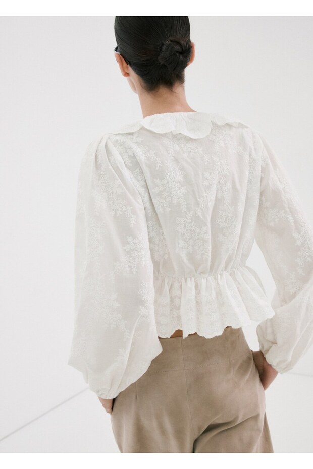 Fırfırlı işlemeli bluz - 4