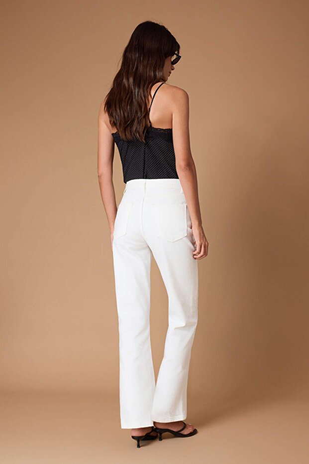 Beyaz Yüksek Bel Düz Kesim Comfort/Esnek Straight Jeans TWOSS25JE00099 - 4