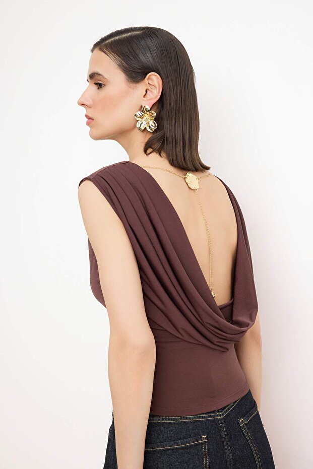 Kahverengi Düz Kayık Yaka Kolsuz Örme Sandy Party Bluz TPRSS26BZ00052 - 3