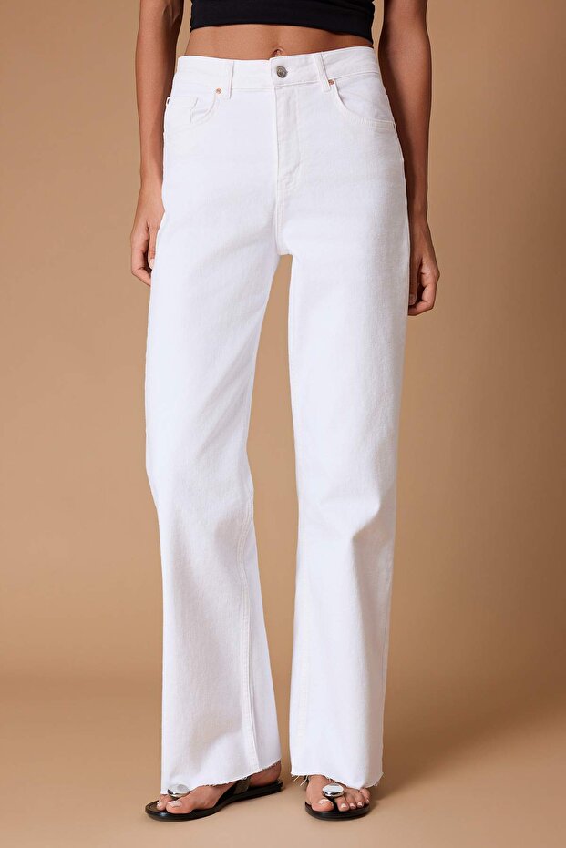 Beyaz Yüksek Bel Comfort Paçası Kesikli Wide Leg Palazzo Jeans TWOAW26JE00081 - 3