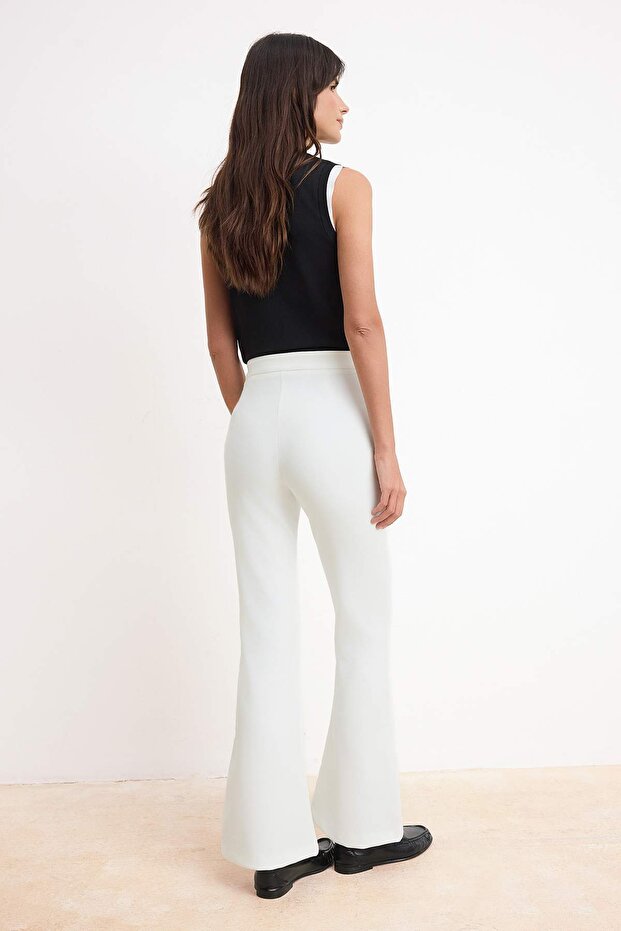 Beyaz Flare İspanyol Paça Bootcut Dokuma Pantolon TOFAW19BB0581 - 4