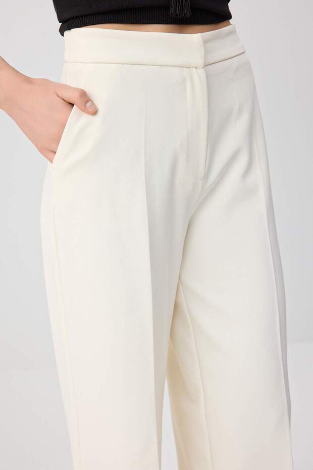 Özel Koleksiyon Beyaz Wideleg/Geniş Paça Dokuma Pantolon TWOSS26PL00057 - 4