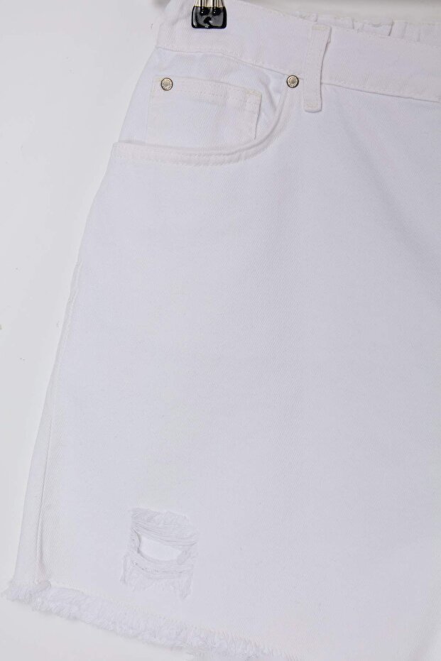 Beyaz Yırtıklı Lastikli Normal Bel Mini %100 Pamuk Non-Stretch Büyük Beden Denim Şort TBBSS26AP00019 - 7