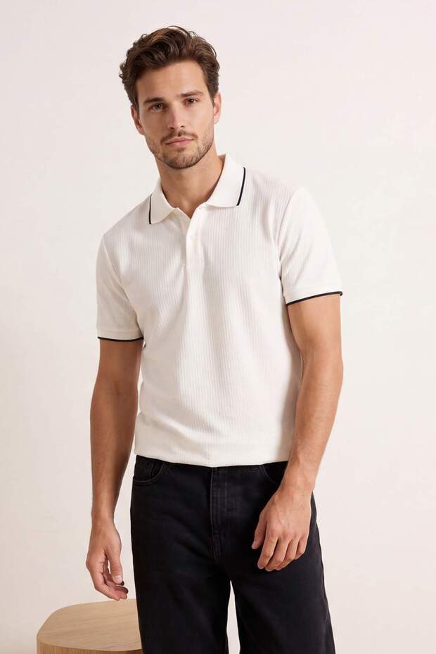 Ekru Regular Jakarlı Kumaş Triko Bant Polo Yaka T-shirt TMNSS26PO00020