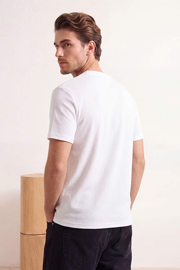 Beyaz Wardrobe Essentials Regular/Normal Kesim Dokulu Kaşkorse Basic T-Shirt TMNSS26TS00002 - 4