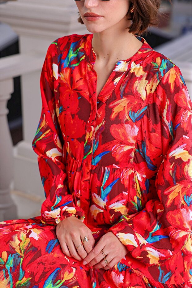 فستان ماكسي منقوش بياقة على شكل حرف V وأزرار من BDART - 4