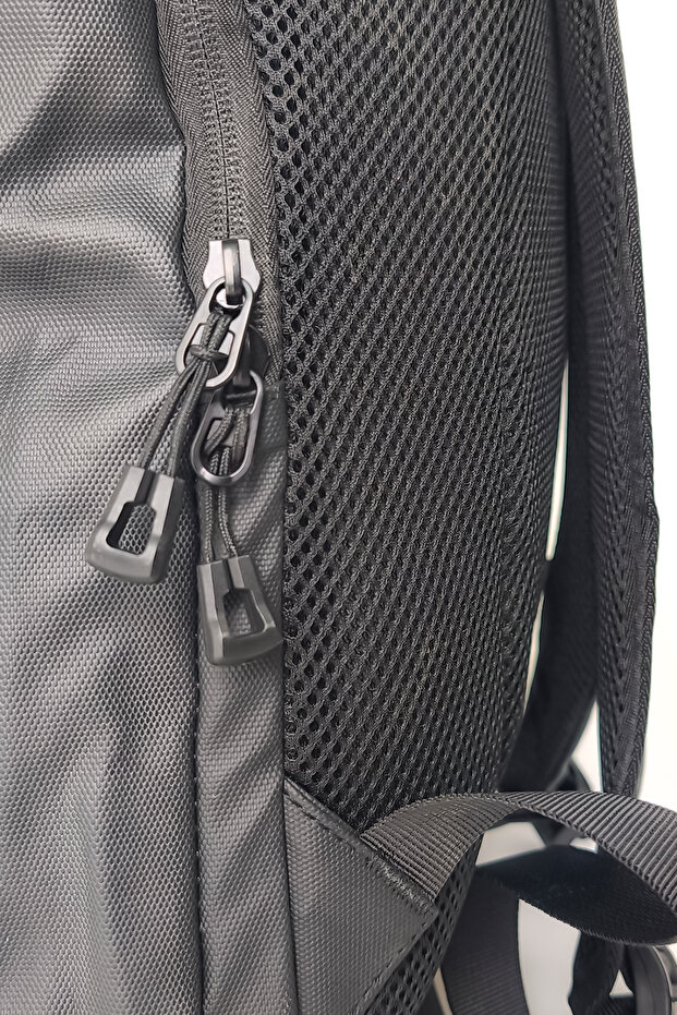 حقيبة ظهر سوداء - 4