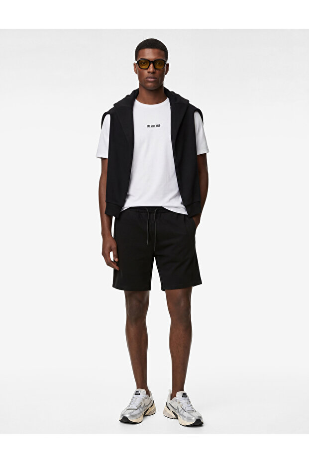 Relaxed Fit Pocketed Lace-Up Waist Sports Shorts