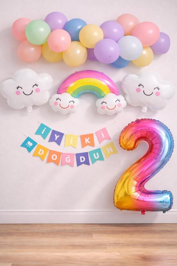 مجموعة احتفالات عيد الميلاد بعمر عامين من Rainbow Cloud Concept