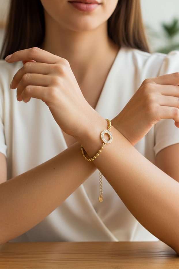 Style Pearl/Vip Series Dorica Bracelet with Round Zircon Stone in the Center
