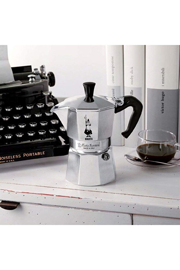 Moka Pot Express 4 Cup - 7