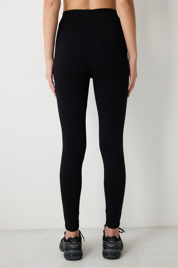 الجوارب السوداء النظيفة - 3