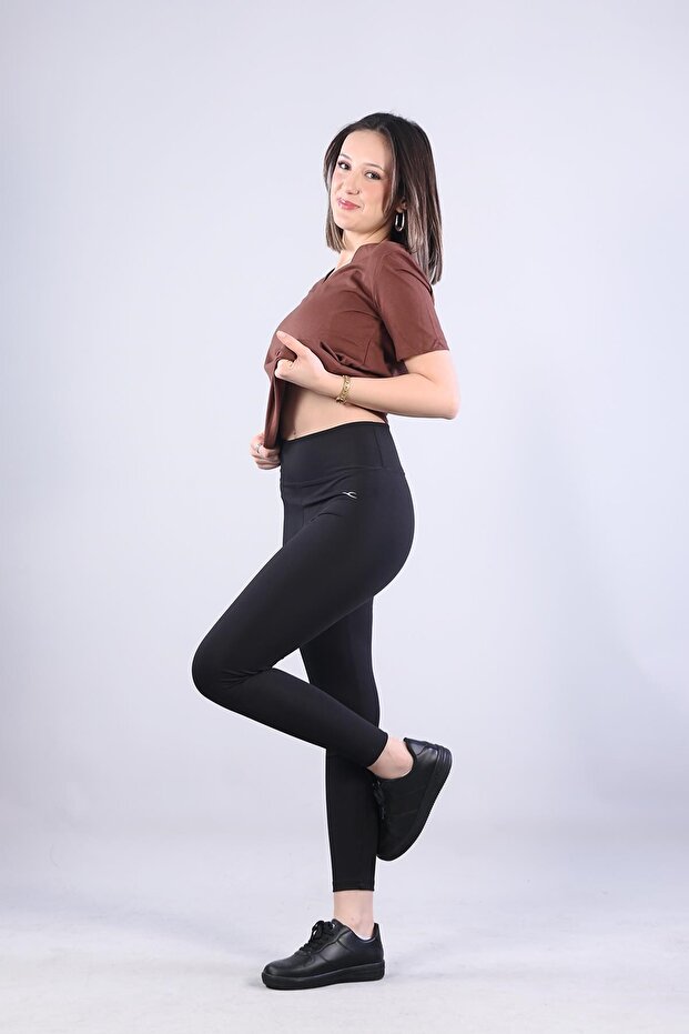 2992 تي شيرت أساسي برقبة على شكل حرف V - 5