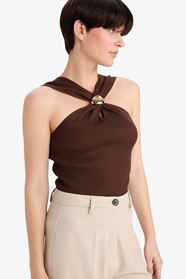 Fitted Ribana Buckle Detailed Sleeveless Blouse G2950Ax25Au