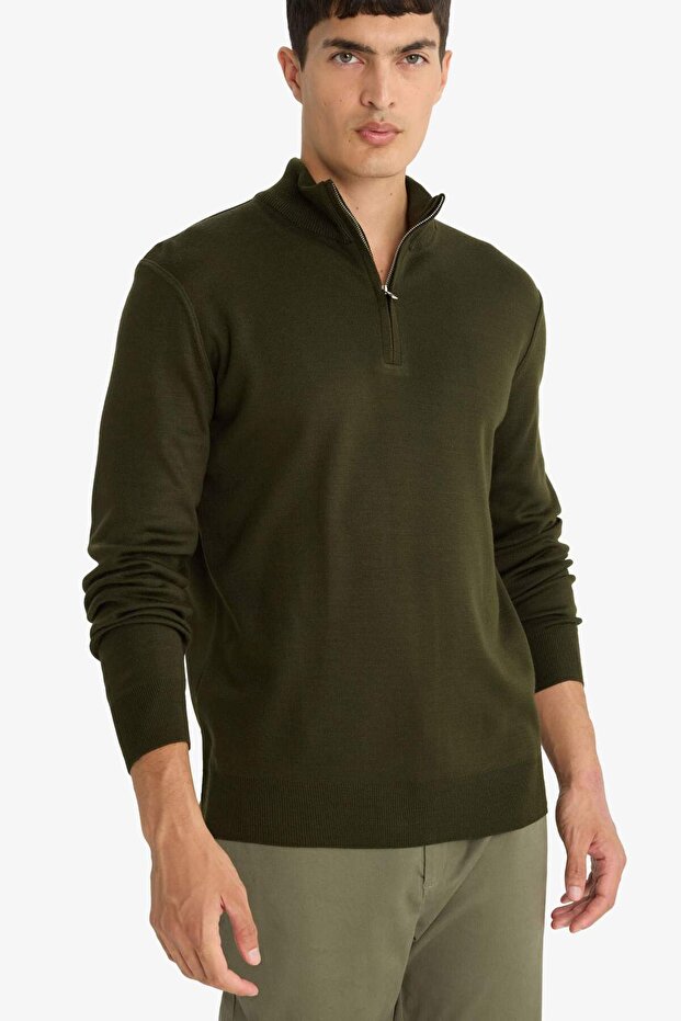 Standard Fit Zippered Neck Knit Sweater F5095AX25AU