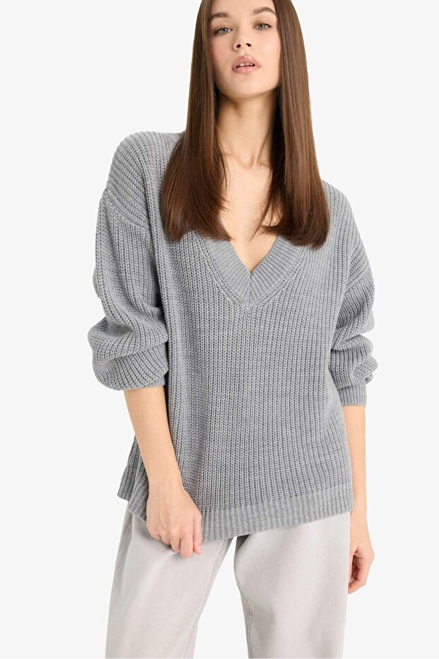 Oversize Wide Fit V-Neck Knitwear Sweater Z7135Az25Wn