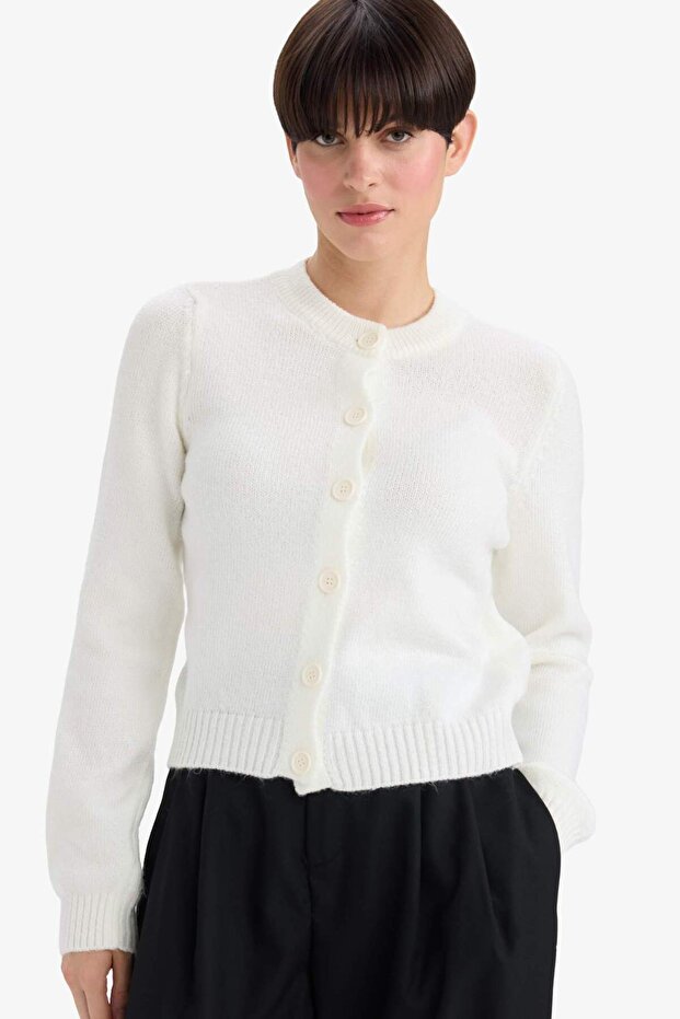 Basic Buttoned Soft Touch Strickjacke aus weichem Strick E3654AX25WN - 1