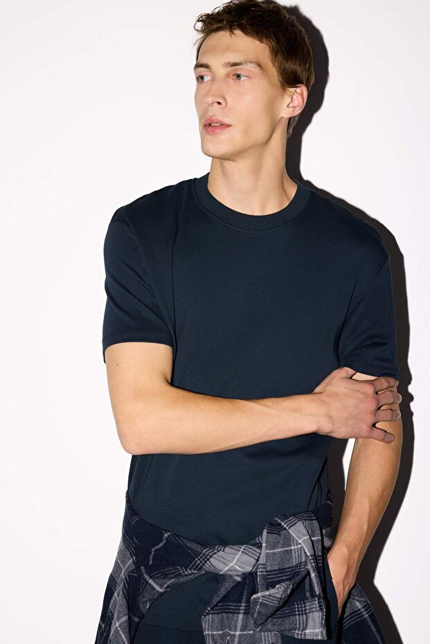 تي شيرت أساسي مصنوع من القطن بنسبة 100% E7961AX25AU - 1