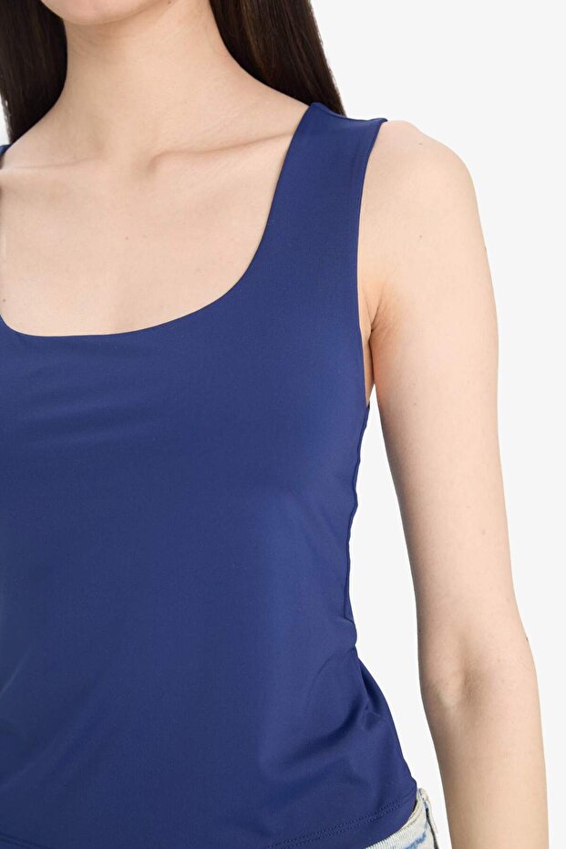 قميص بدون أكمام ذو قصة ضيقة وياقة مربعة C2622AX25SP - 5