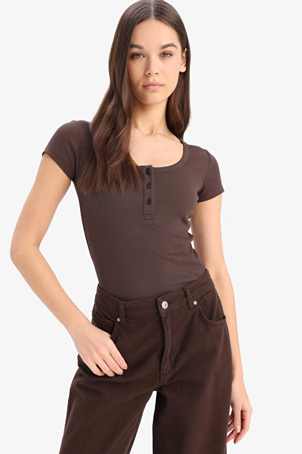 Round Neck Ribbed Camisole Short Sleeve Snap Closure Bodysuit F1755Ax25Sm