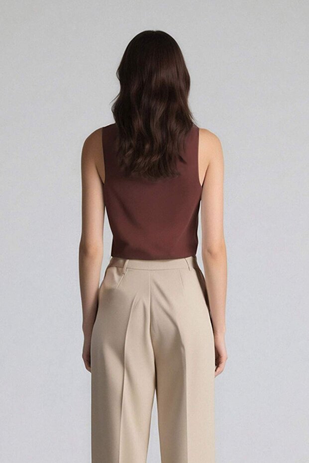 قميص بدون أكمام ذو قصة ضيقة وياقة مربعة C2622AX25SP - 5