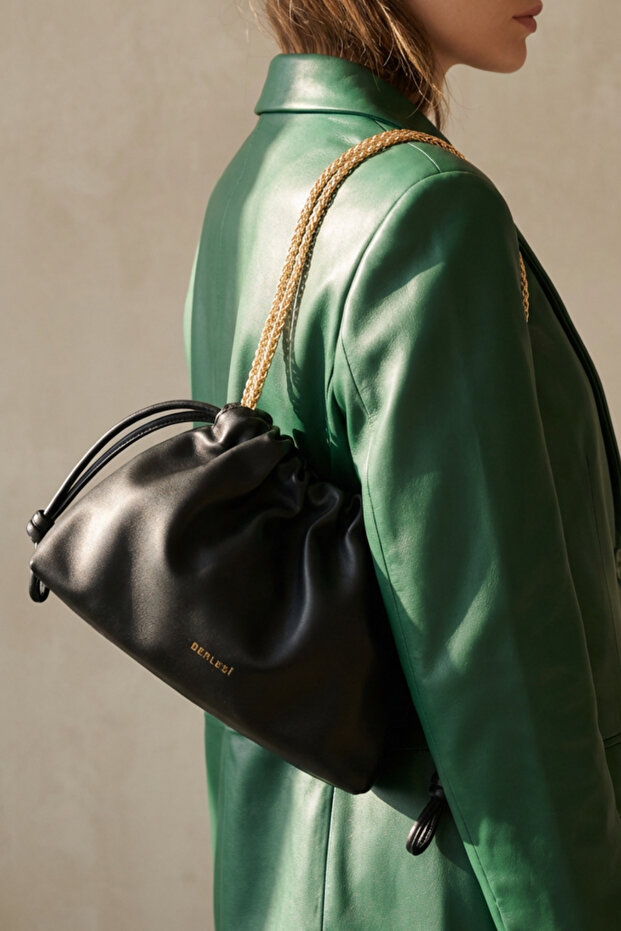 Black Chain Detailed Drawstring Women's Shoulder Bag