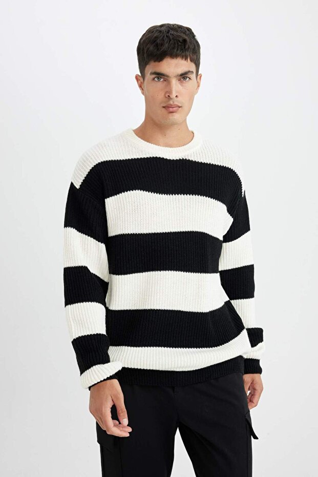 Relax Fit Sweter z golfem w paski z teksturowanego dzianiny D3263AX24WN - 4