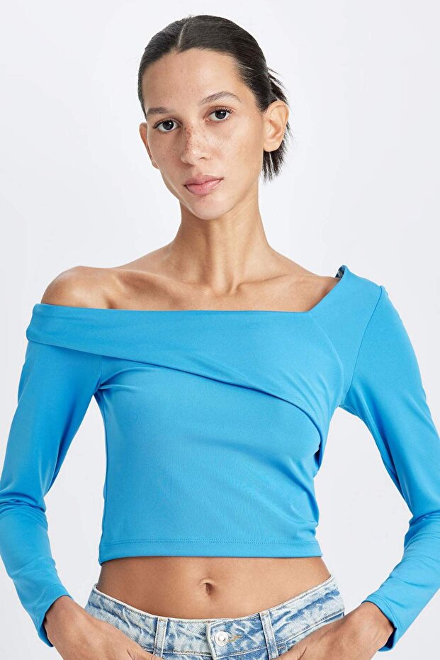 Fitted Off-The-Shoulder Long Sleeve T-Shirt 3165782