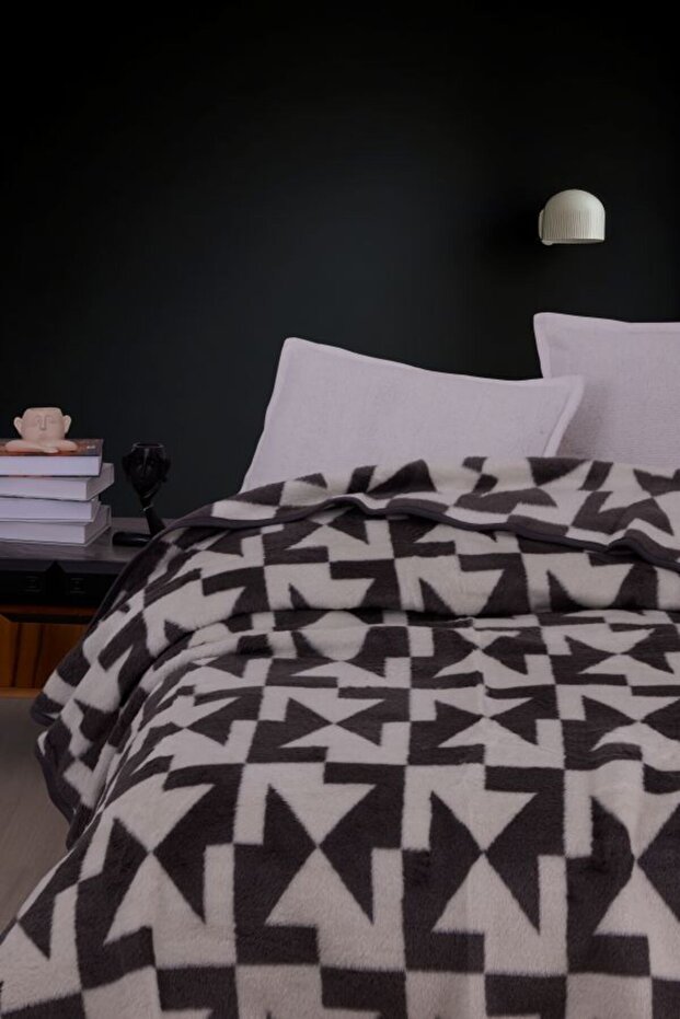 Single Plush Blanket Patterned - 6