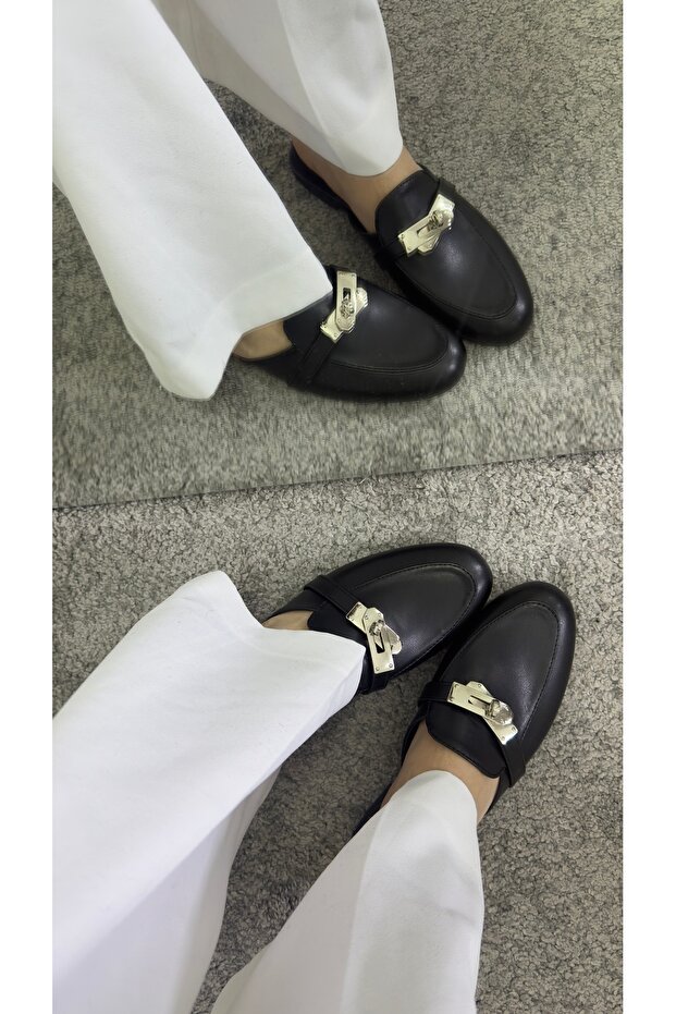 Women's Black Silver Buckle Detailed Slippers