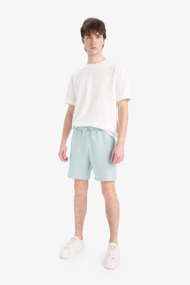 Slim Fit Narrow Leg Basic Shorts B8674Ax24Sm