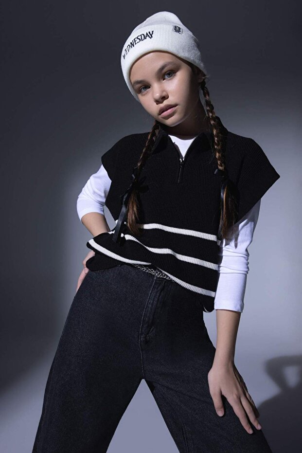 Girl's Regular Fit Sweater