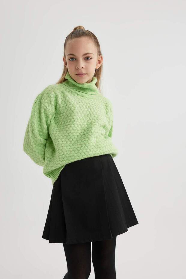 Girl's Oversize Wide Fit Turtleneck Sweater B1729A823Wn