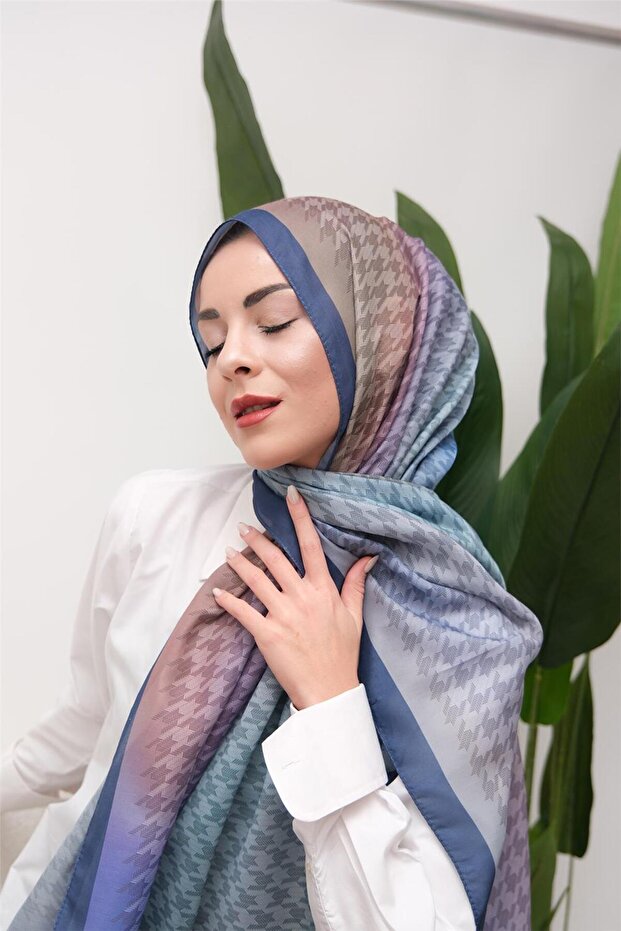 Houndstooth Gradient Patterned Digital Soft Shawl - 8