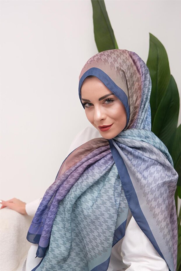 Houndstooth Gradient Patterned Digital Soft Shawl - 5
