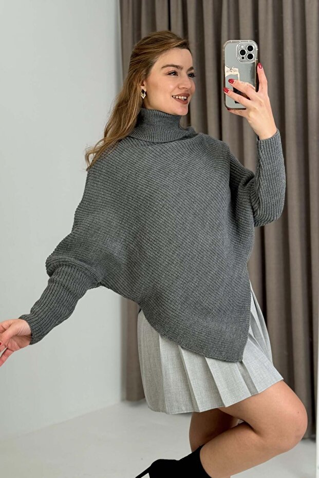 Women's Turtleneck Asymmetrical Cut Sweater Gray